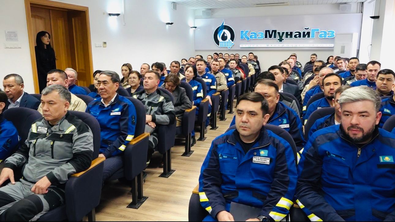 Коллектив АНПЗ поддержал референдум по новой Конституции