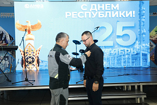 Республика күніне орай зауыттықтар марапатталды