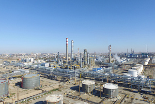 Зауыт қызметкерлері Арыс қаласында зардап шеккендерге қолдау көрсетті