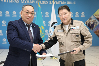 Студенттер зауытта өндірістік тәжірибеден өтеді