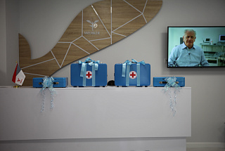 Подарок медицинскому центру